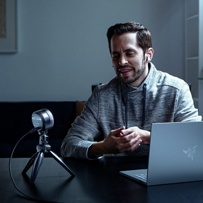 Razer Kiyo Pro USB Camera With High-Performance Adaptive Light Sensor